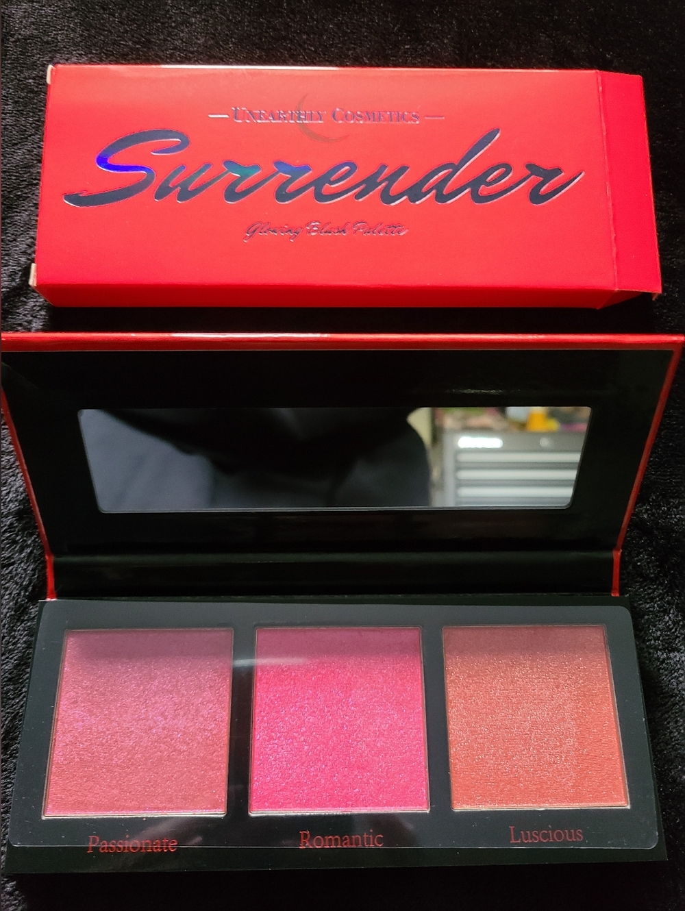 Unearthly Cosmetics Surrender Glowy Blush Palette